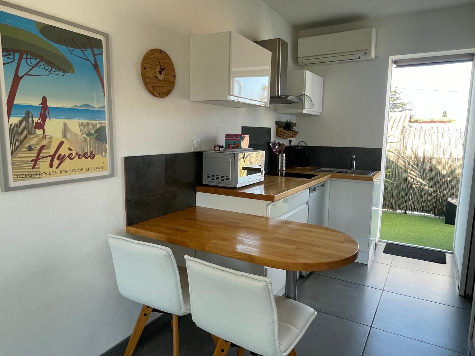 Plage A 400 M Studio Tout Confort Terrasse Clim Parking Hyères Exteriör bild