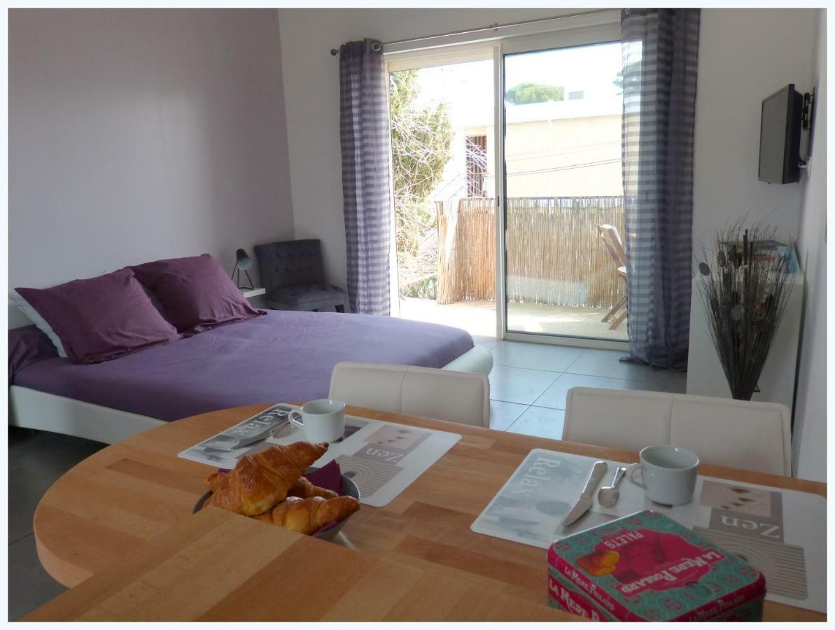 Plage A 400 M Studio Tout Confort Terrasse Clim Parking Hyères Exteriör bild