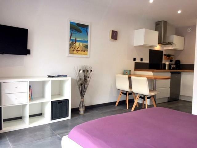 Plage A 400 M Studio Tout Confort Terrasse Clim Parking Hyères Exteriör bild
